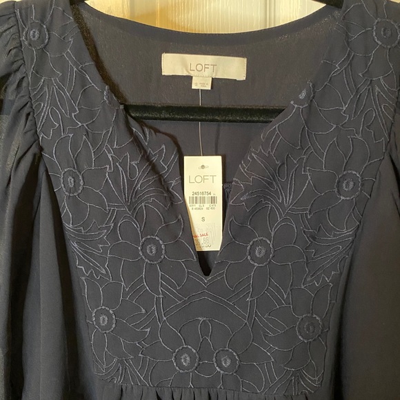 LOFT blouse - Picture 2 of 4